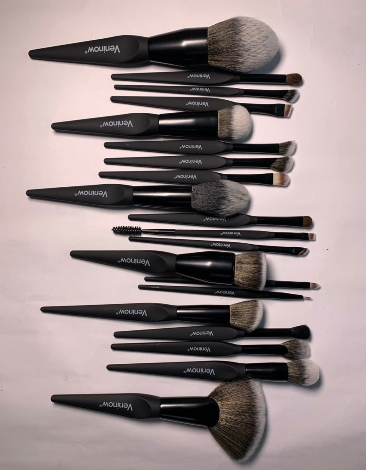 Veninow 20-Piece Professional Makeup Brush Set + Travel Bag
