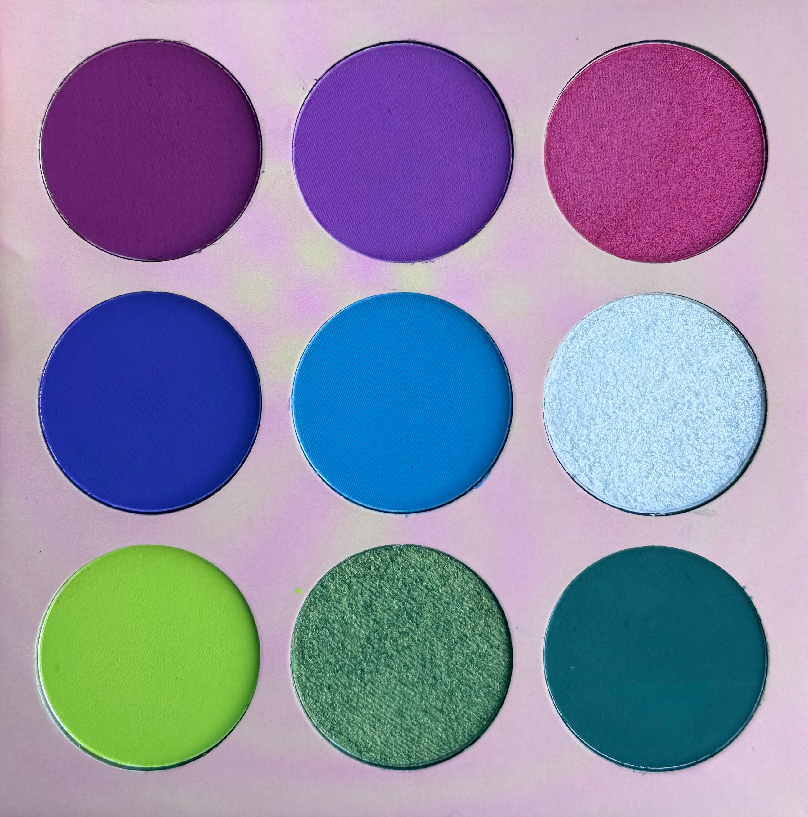 Avour 36 Colors Eyeshadow Palette