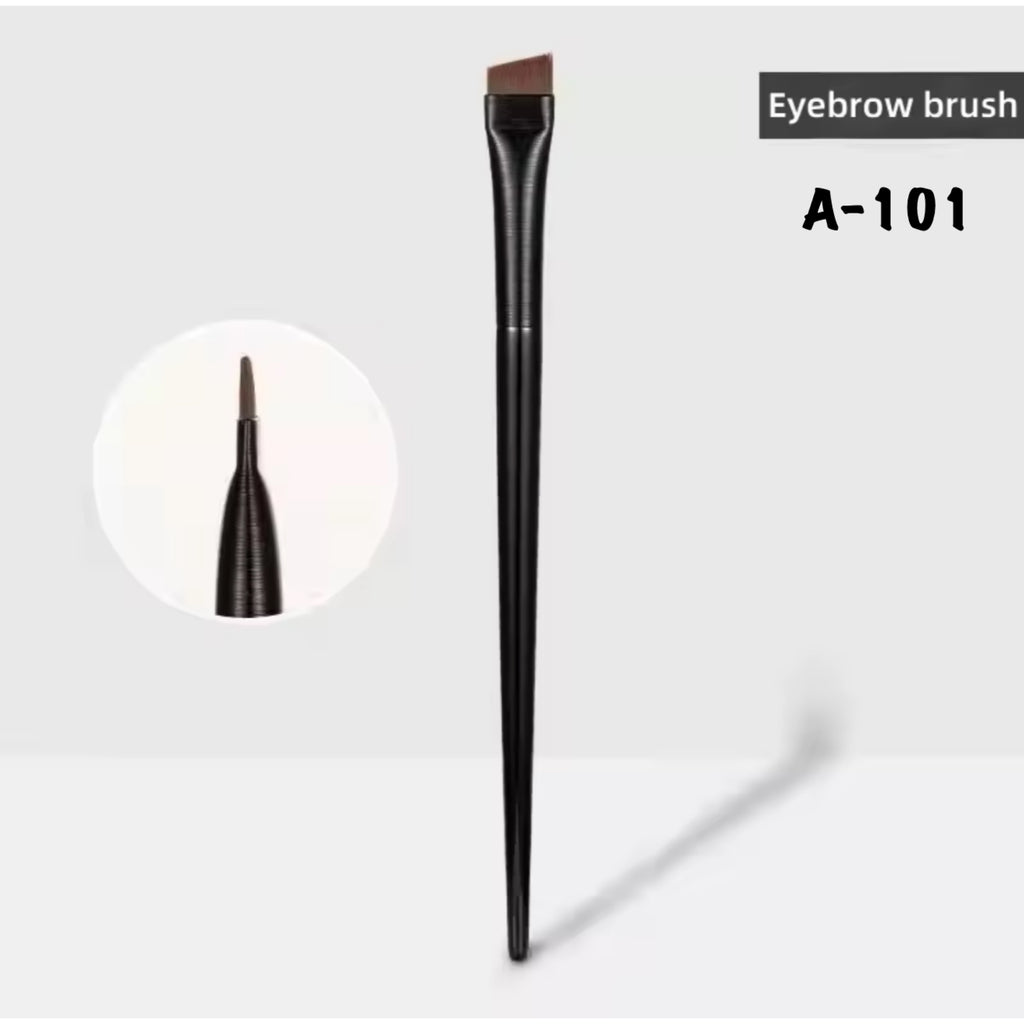 Precision Angled Eyebrow & Eyeliner Brush