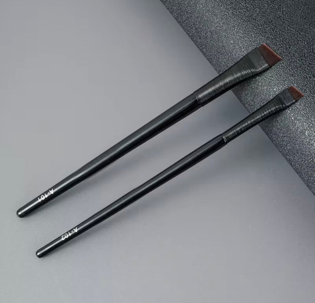 Precision Angled Eyebrow & Eyeliner Brush