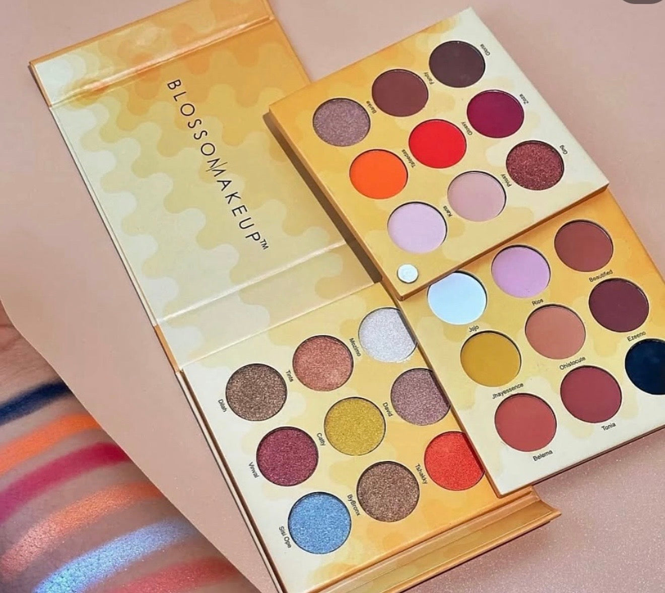 Blossom HER NUDE STORY 27 Colors Eyeshadow Palette (Small Size)