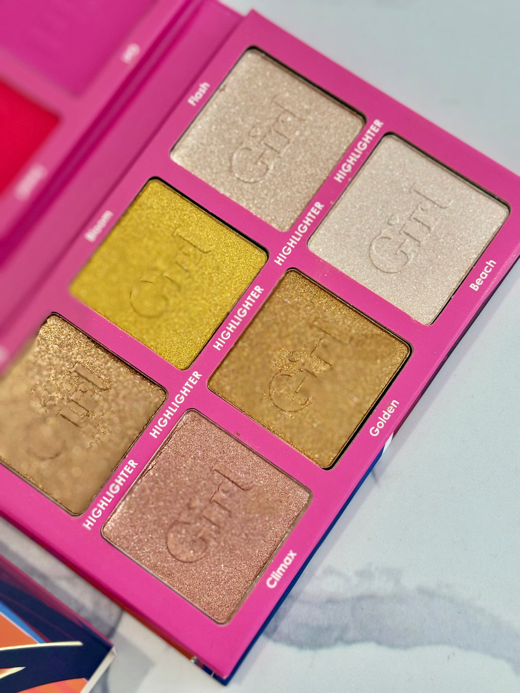 Who's That Girl "To Hawaii" 12-Color Blush & Highlighter Palette