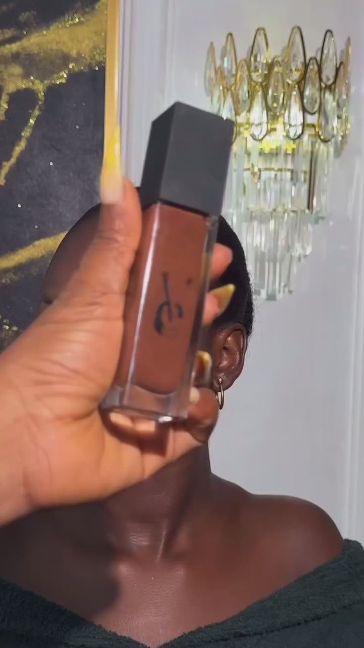 Vee Beauty SECOND SKIN Foundation (Bottle)